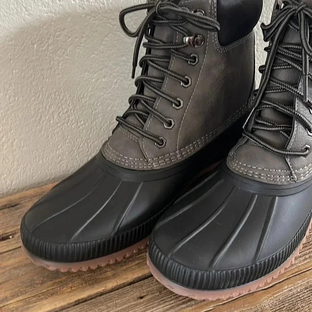 TOMMY HILFIGER
COLORBLOCK DUCK BOOT NWT - image 6